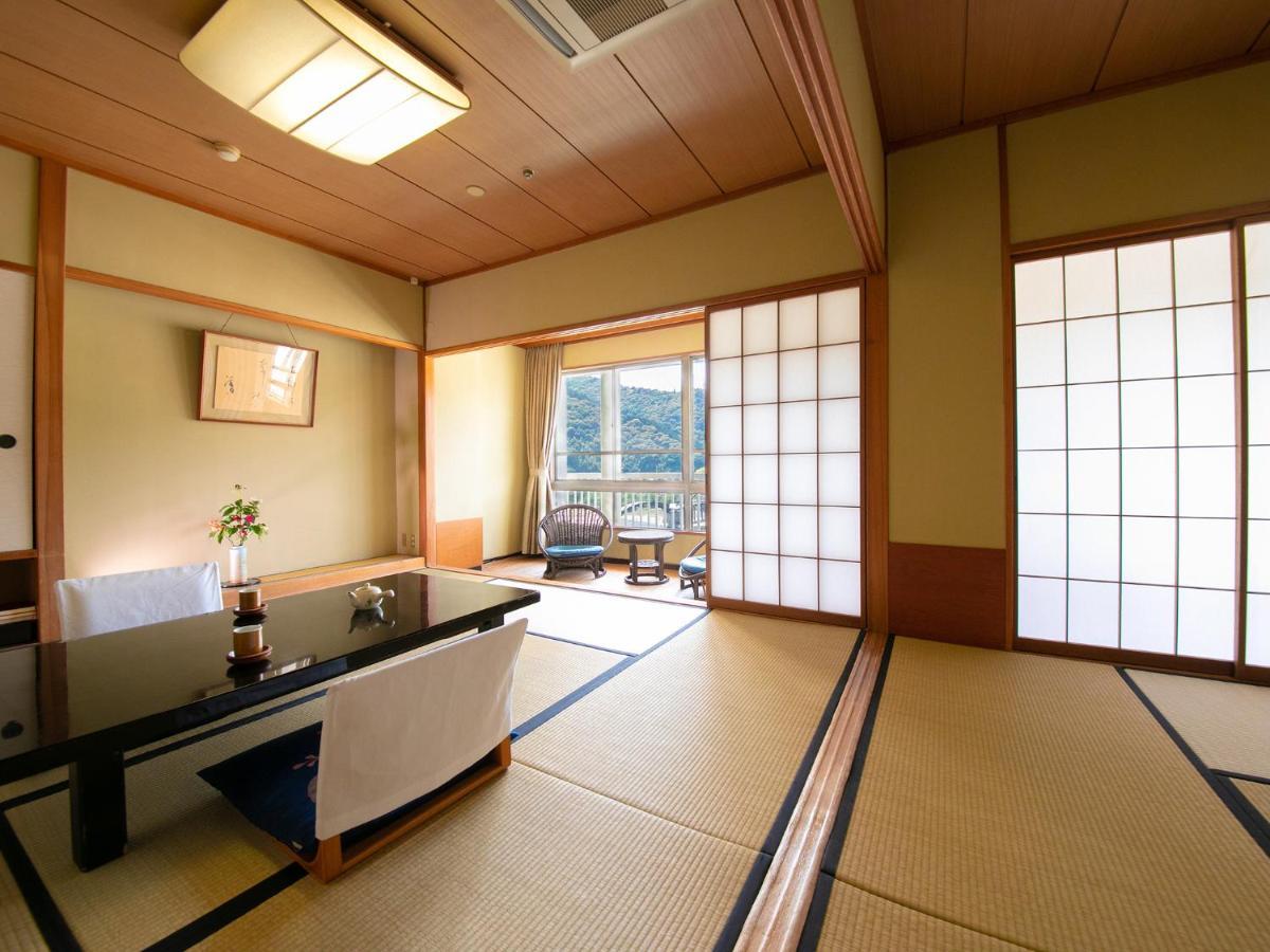 Iwakuni Kokusai Kanko Hotel Extérieur photo